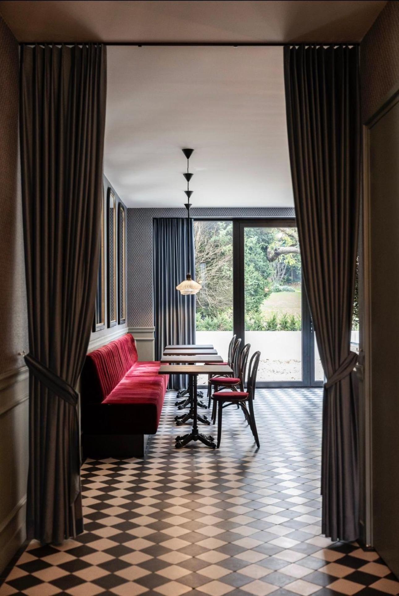 Villa V Petit Hotel Valkenburg aan de Geul Dış mekan fotoğraf